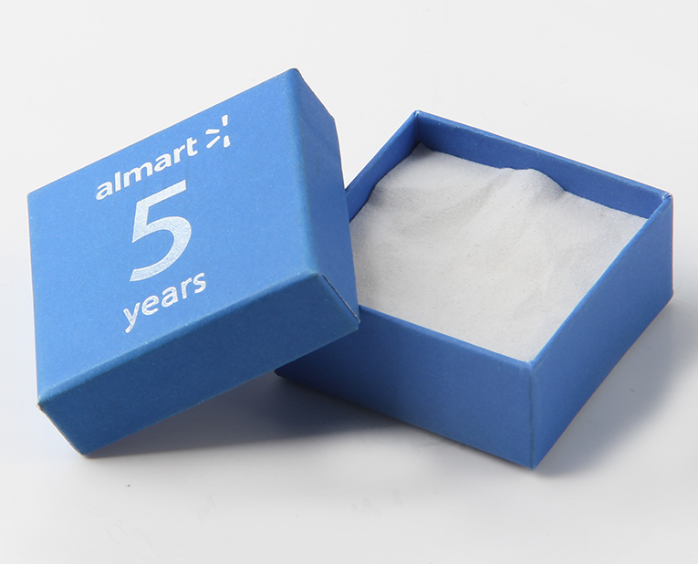耳環(huán)的包裝盒如果在訂做時(shí)使用快速固著的油墨，效率1倍以上！